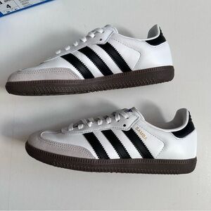 ADIDAS Sambas White Cloud Size 5.5 / 4 Kids